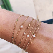 bracelet fin mathilde plaqué or perle d'eau douce solitaire